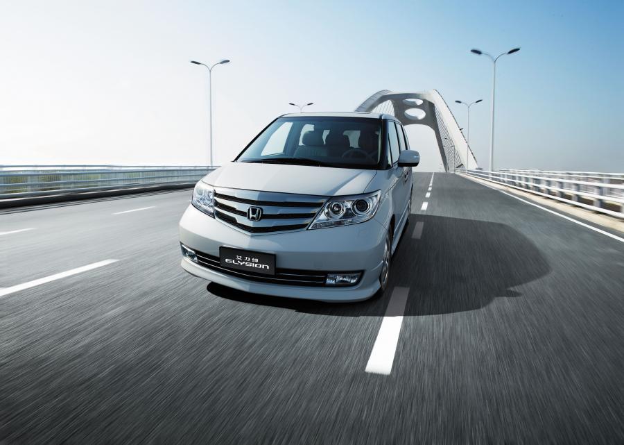  Honda Elysion 2012 года  (CN) (фото 12 из 19)